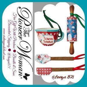 2022 🦋 New Pioneer Woman Kitchen Christmas Ornament Bundle, Set of 4